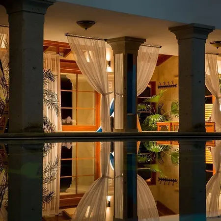 Egri Korona Borhaz Es Wellness Hotel *