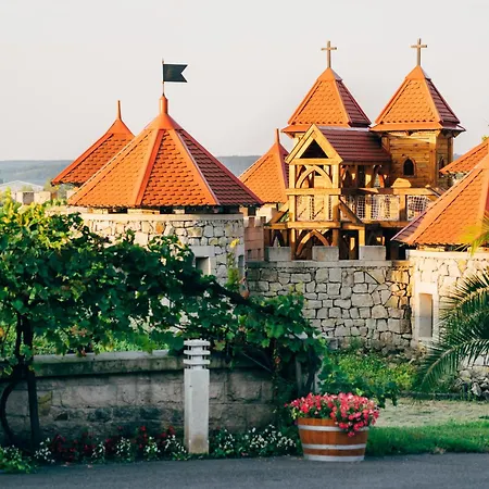 Hotel Egri Korona Borház és Wellness *