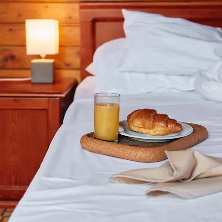 Egri Korona Borhaz Es Wellness ホテル *